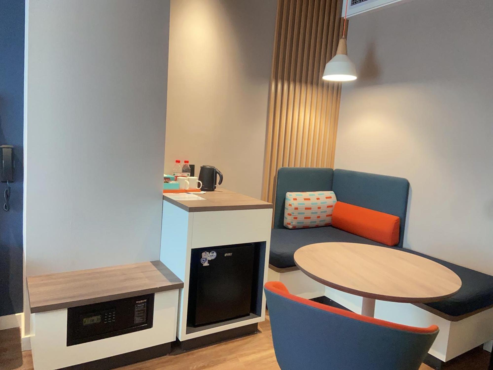Holiday Inn Express Shanghai Expo Centre By Ihg Экстерьер фото